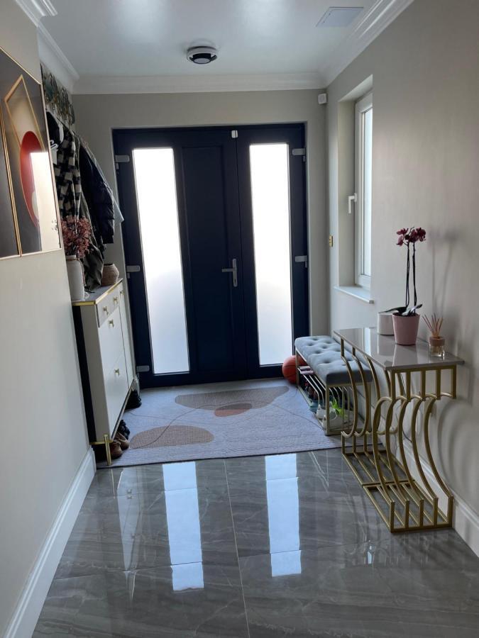 Modern Huge Double Room With Private Bathroom In Colindale Edgware Exteriör bild